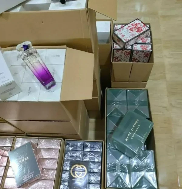 Buy Original Perfumes Pallet