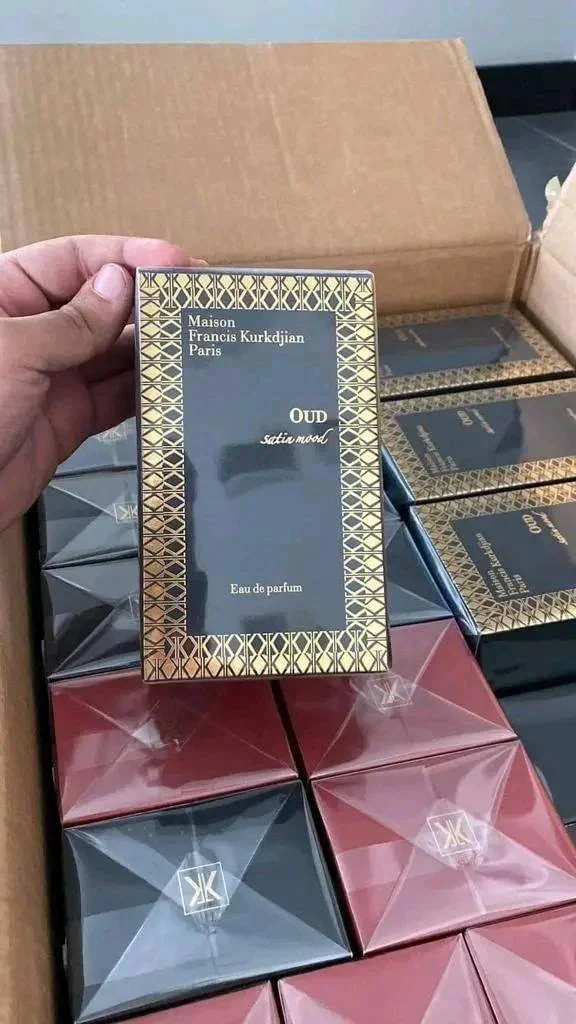 Buy Original Perfumes Pallet